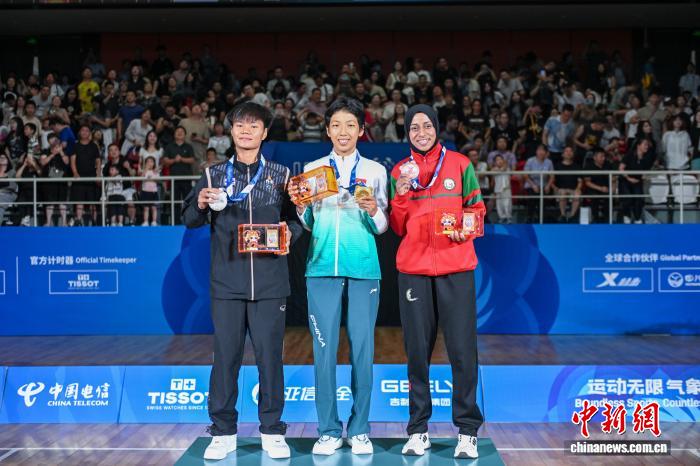 00后学霸刘晓慧成都世运会泰拳夺冠