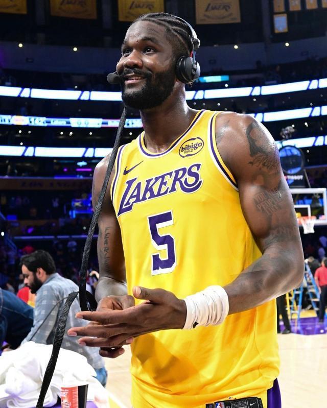 德安德烈·艾顿调整角色助力湖人冲击季后赛