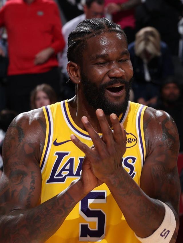 德安德烈·艾顿调整角色助力湖人冲击季后赛