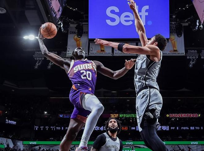 文班亚马准绝杀助马刺逆转太阳，季后赛席位尘