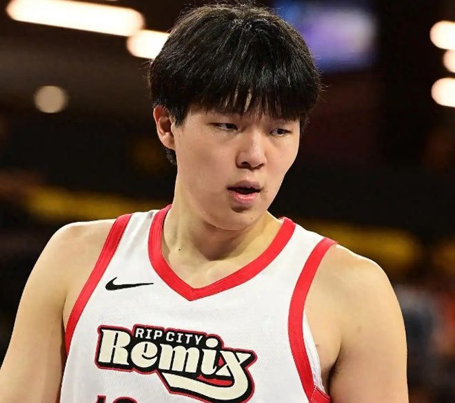 波特兰开拓者召回杨瀚森迎复出战篮网