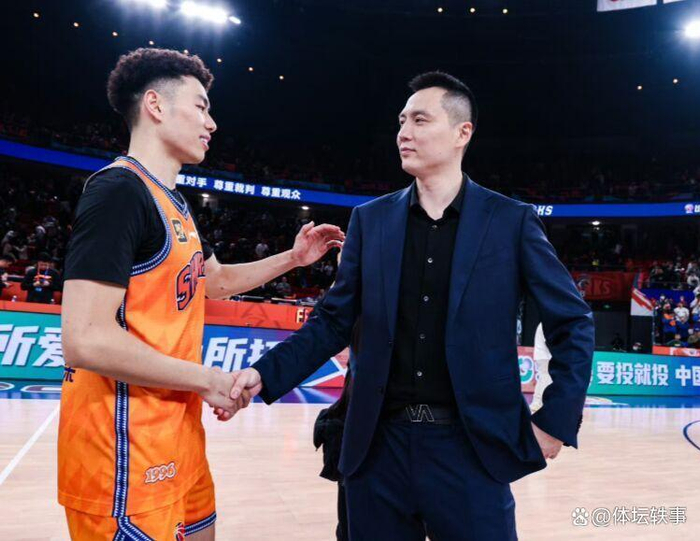 卢伟当众训斥洛夫顿，展现名帅风范