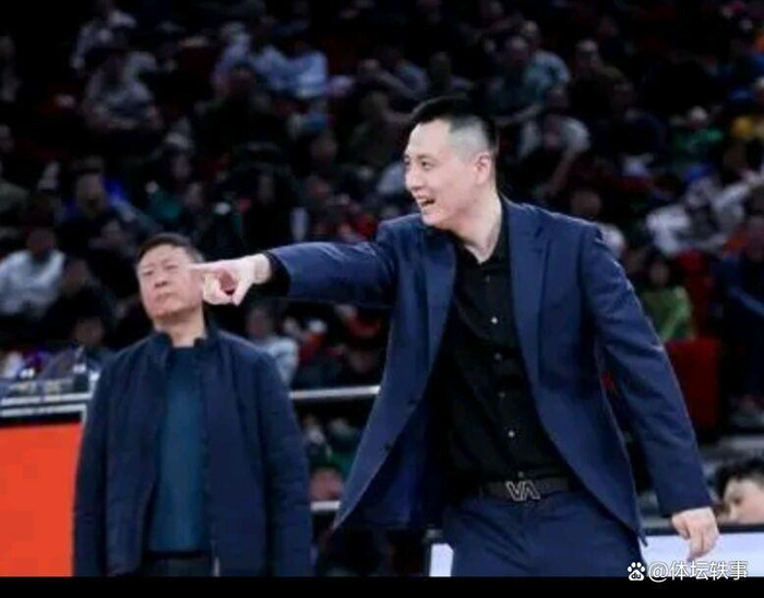 卢伟当众训斥洛夫顿，展现名帅风范