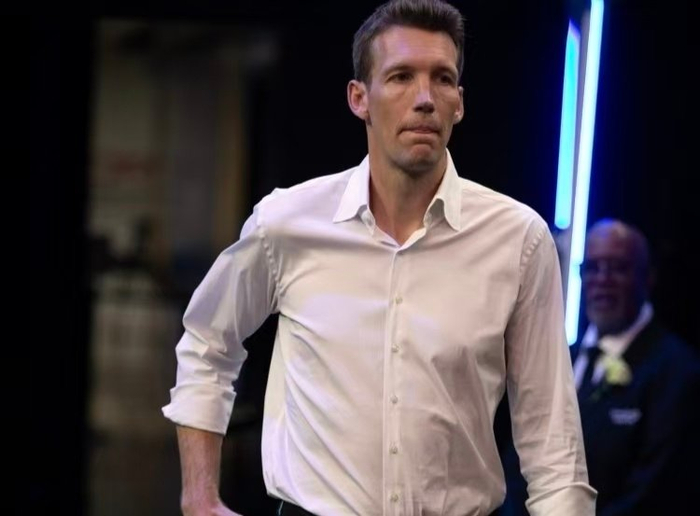 老鹰10连胜终结魔术7连胜 萨利赫交易运作成关键