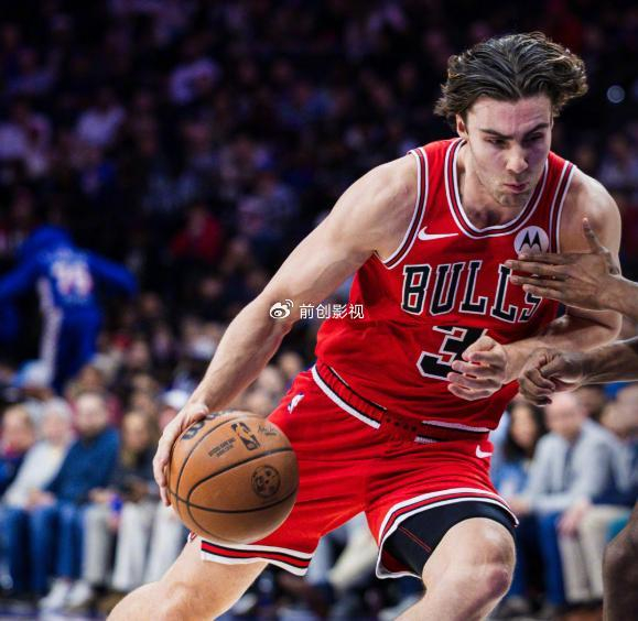 费城76人逆转芝加哥公牛 埃奇库姆35分成关键